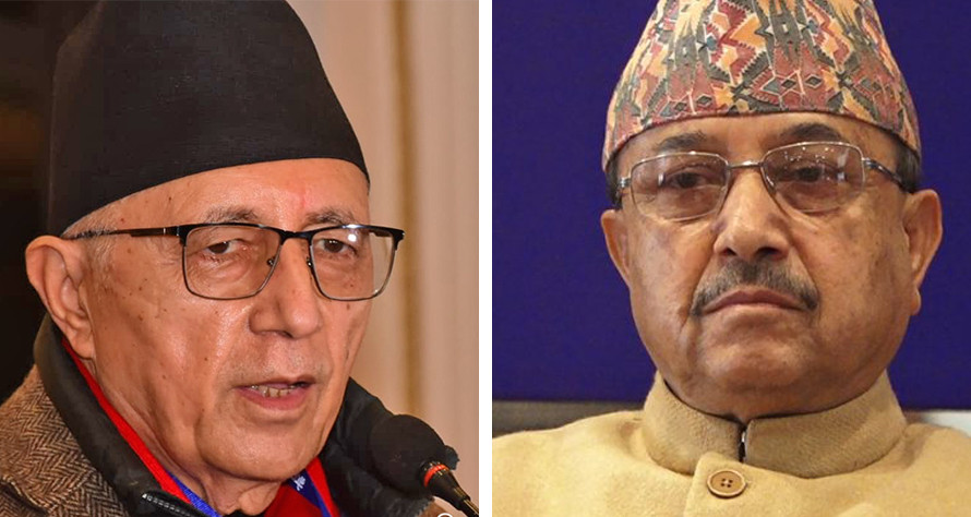 शेखर कोइरालाको उपस्थितिमा  पत्रकार सम्मेलन गर्दै कांग्रेस कार्यवाहक सभापति खड्का