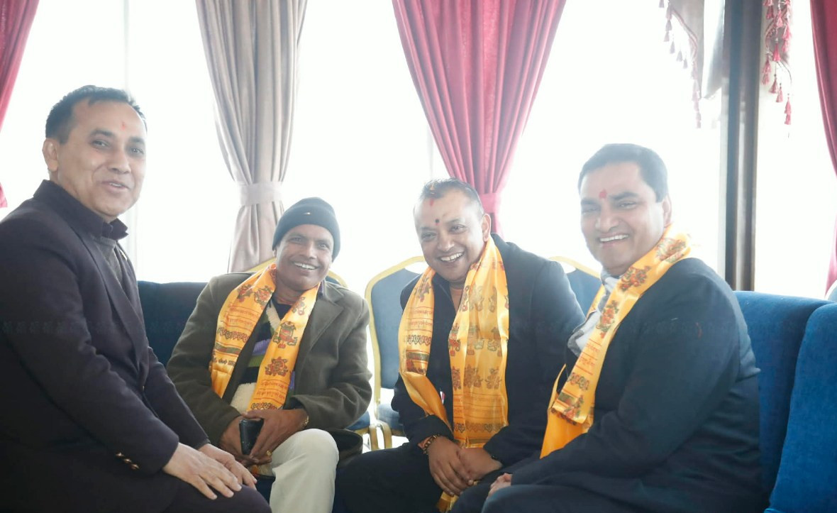 पदाधिकारीहरूको  अनौपचारिक छलफलपछि  केन्द्रीय समिति बैठक बस्ने
