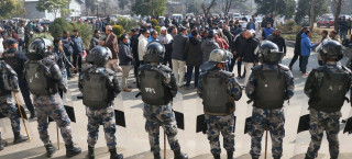 किन थपियो निर्वाचन आयोगमा  सुरक्षाकर्मी ?