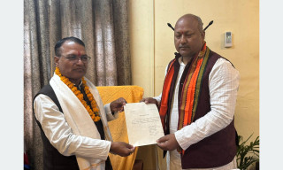पूर्वमुख्यमन्त्री सिंहद्वारा राजीनामा