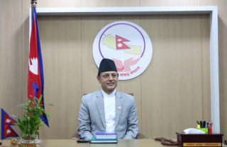 सभामुख डोलप्रसाद अर्यालले गरे पदबहाली, राष्ट्रपतिबाट लिए शपथ